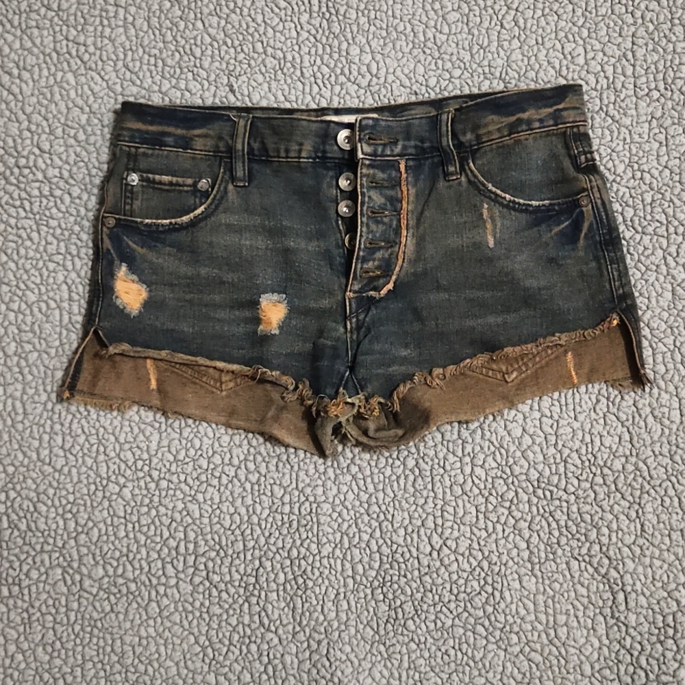 Free People distressed denim shorts size 25 waist